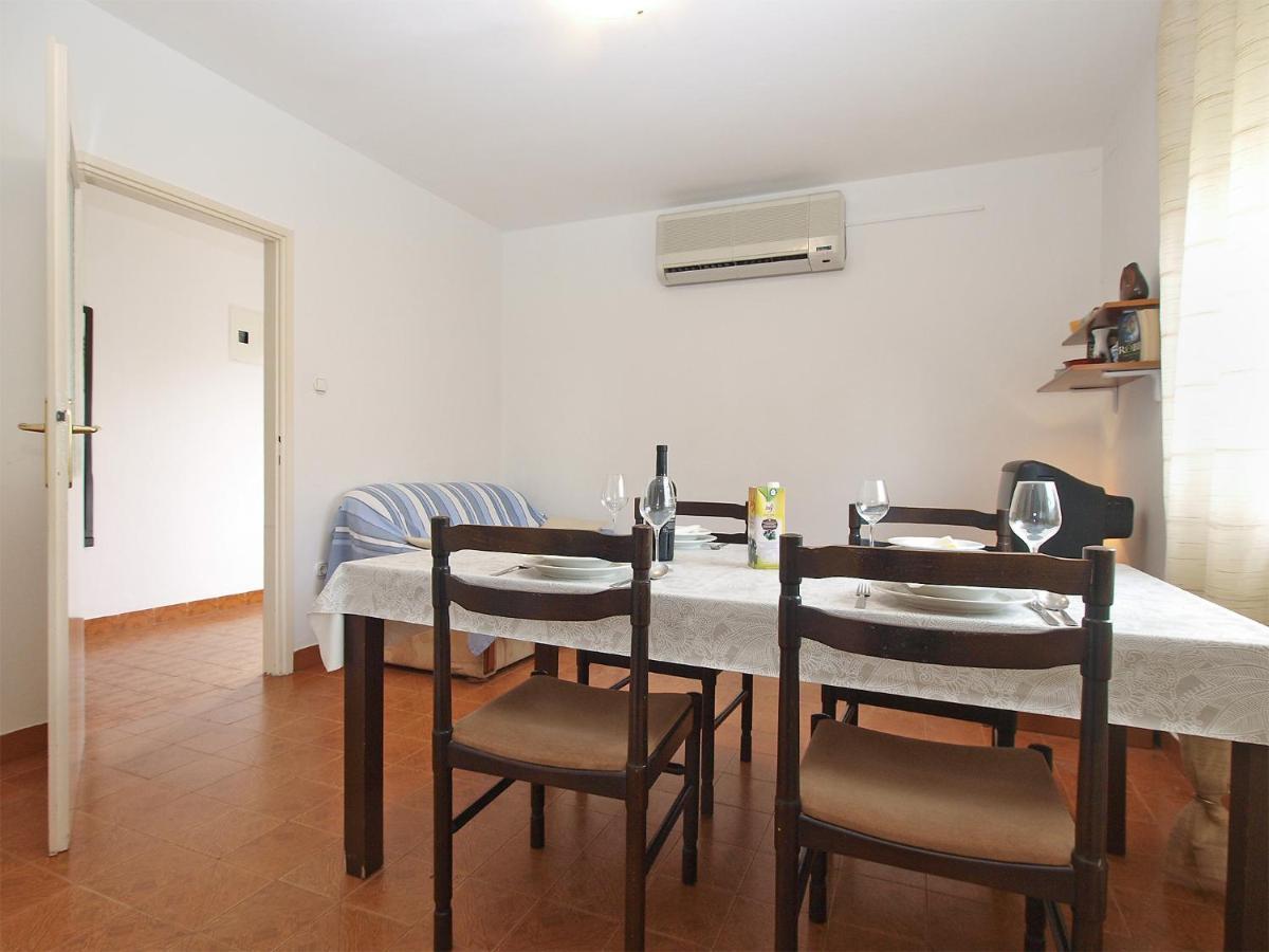 Apartment Slavica 2010 พูลา ภายนอก รูปภาพ