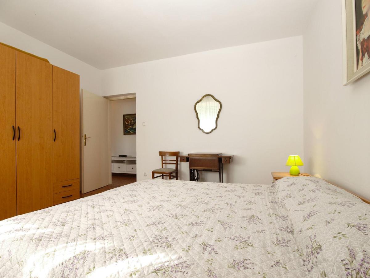 Apartment Slavica 2010 พูลา ภายนอก รูปภาพ